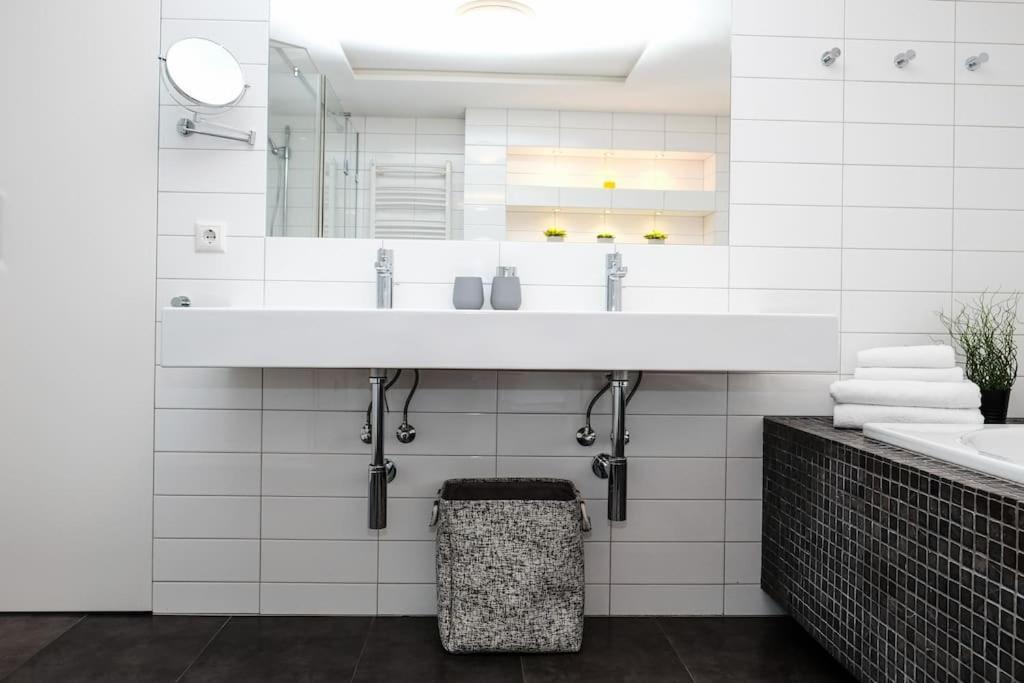 #Stayhere - Spacious Luxury Town Hall 3Bdr Apartment VNO Eksteriør bilde